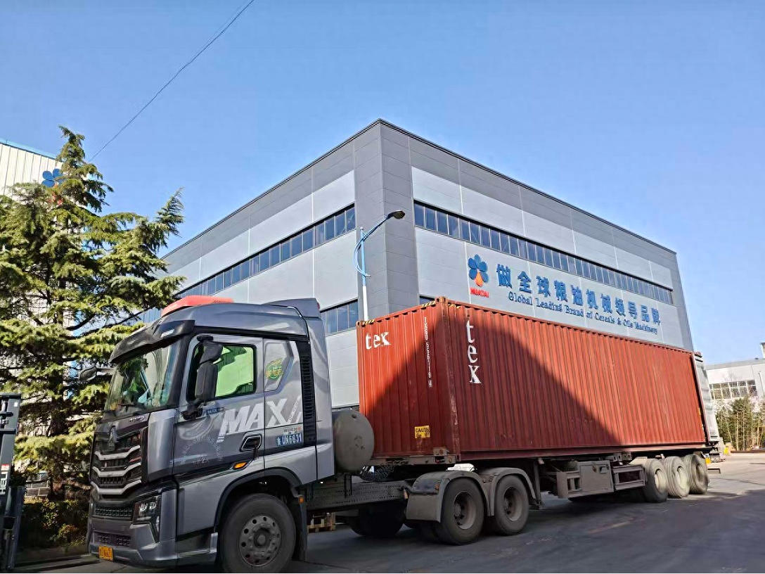 華泰集團(tuán)200T/D米糠加工成套設(shè)備啟運(yùn)越南