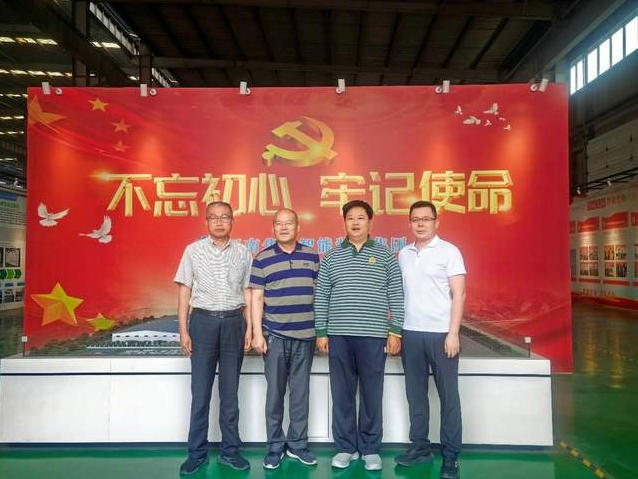 中國農(nóng)業(yè)產(chǎn)業(yè)化龍頭企業(yè)協(xié)會油料產(chǎn)業(yè)分會會長相海一行調(diào)研華泰智能裝備集團(tuán) 共探行業(yè)發(fā)展新機(jī)遇